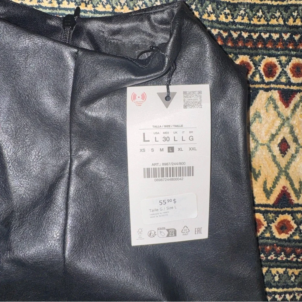 NWT Zara Black Sleeveless mock neck Faux Leather Zip back Top - size Large - Picture 5 of 12